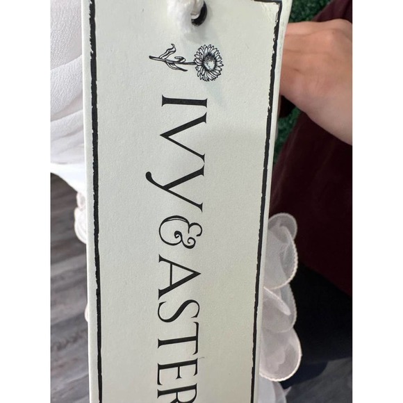 Ivy & Aster Gardenia White, Ivory Ruffle Blossom Wedding Dress size 8 Orig.$3000 - Picture 4 of 10